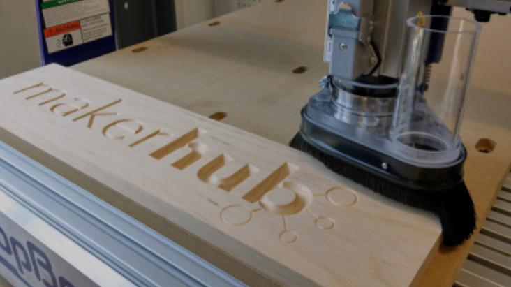 makerhub sign being made